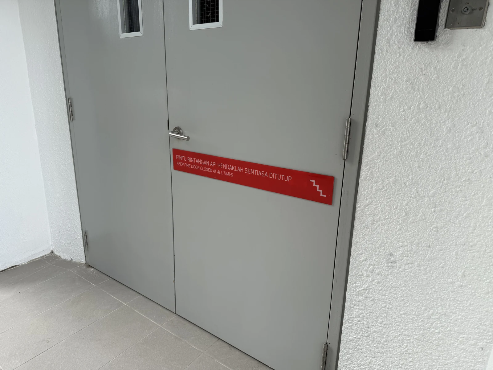 Installed stair-door identification